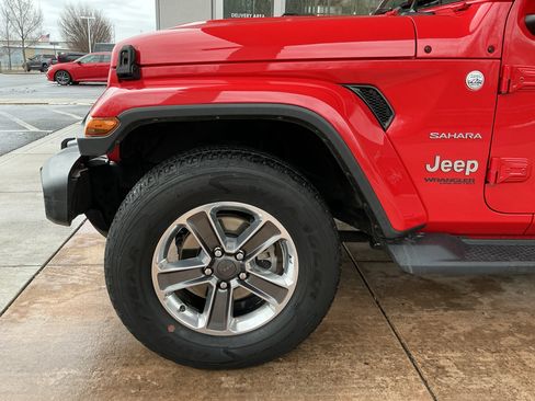 Used 2021 Jeep Wrangler Unlimited Sahara image 25