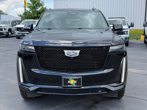 Used 2022 Cadillac Escalade Sport Platinum w/ LPO, ONYX Package AWD/4WD image 3