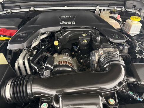 Used 2021 Jeep Gladiator Overland image 33