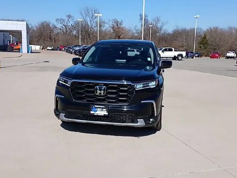 Used 2023 Honda Pilot EX-L image 3