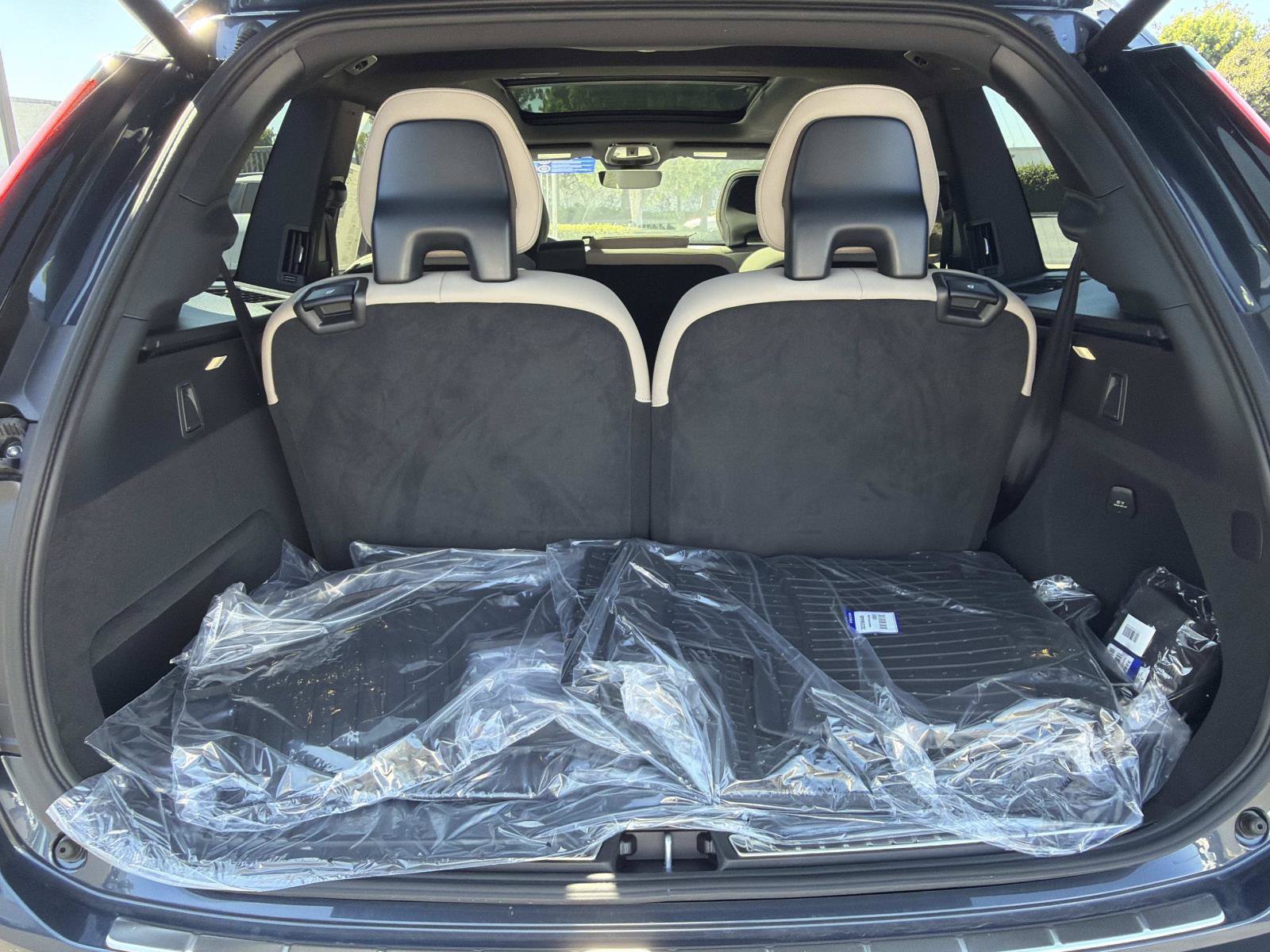 New 2027 Volvo XC90 B6 Plus AWD/4WD image 19