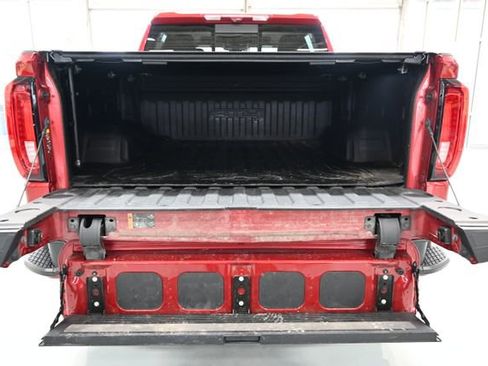 Used 2024 GMC Sierra 1500 AT4 w/ Technology Package image 9