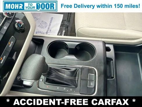Used 2018 Kia Sedona LX FWD image 23