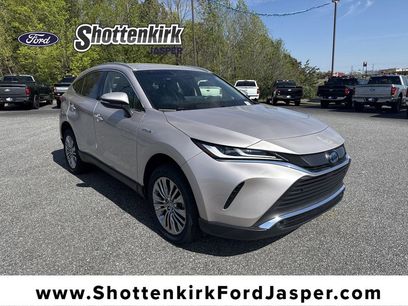 Used 2021 Toyota Venza XLE w/ Carpet Mat Package (TMS)