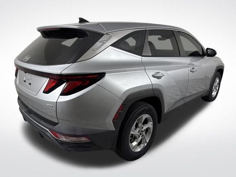 Certified 2023 Hyundai Tucson SE image 3