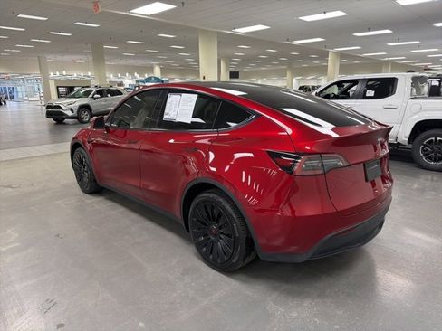 Used 2024 Tesla Model Y Long Range image 4