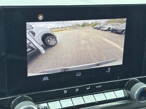 Used 2024 Chevrolet Colorado LT w/ LT Convenience Package RWD image 28