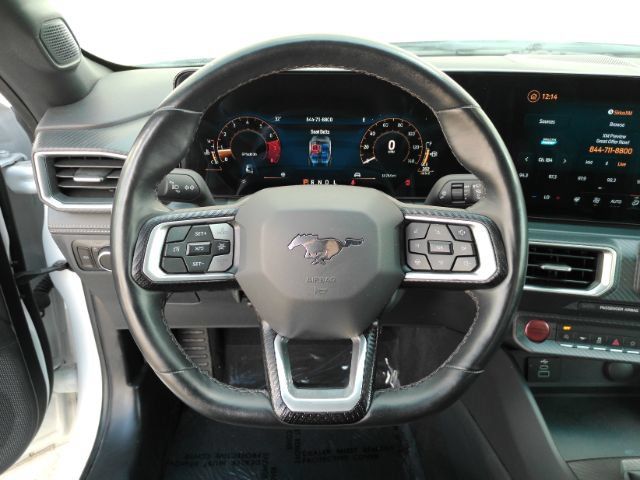 Used 2025 Ford Mustang Premium RWD image 31