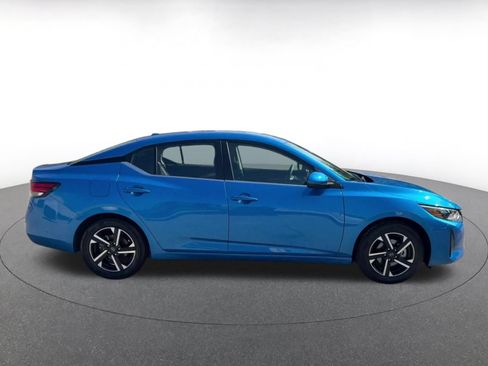 Used 2025 Nissan Sentra SV FWD image 16
