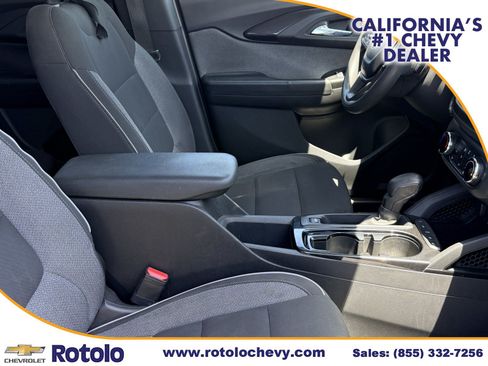 Used 2022 Chevrolet TrailBlazer LT w/ Confidence II Package FWD image 8