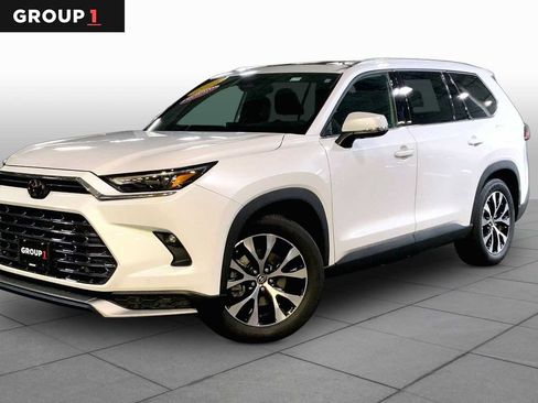 Used 2025 Toyota Grand Highlander AWD Hybrid image 1