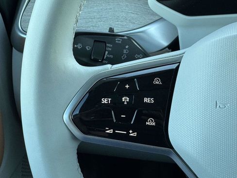 Certified 2025 Volkswagen ID. Buzz 1st Edition image 17