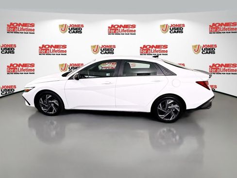 Certified 2025 Hyundai Elantra Sport w/ Cargo Package FWD image 13