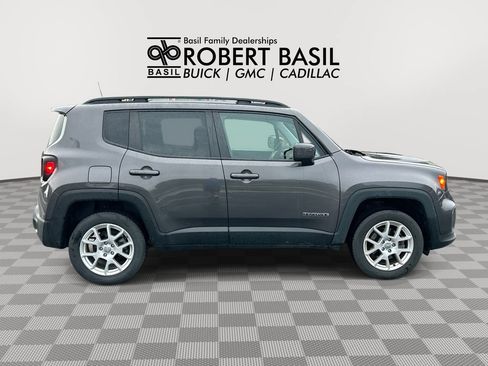 Used 2021 Jeep Renegade Latitude AWD/4WD image 9
