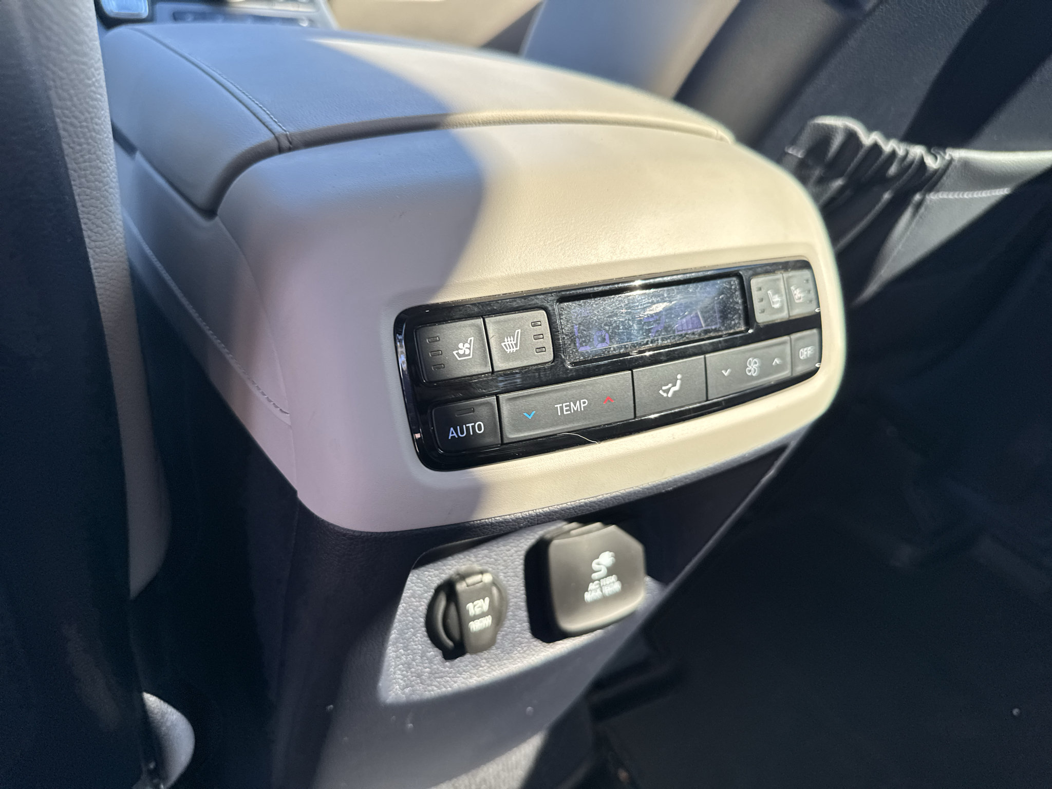 Used 2024 Hyundai Palisade Limited FWD image 26