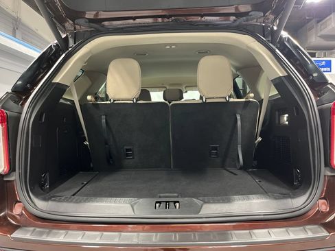 Used 2020 Ford Explorer XLT w/ Comfort Package AWD/4WD image 32