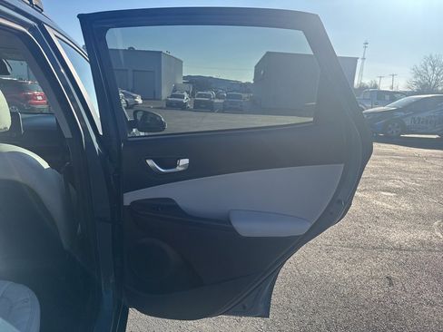 Used 2022 Hyundai Kona Limited image 27