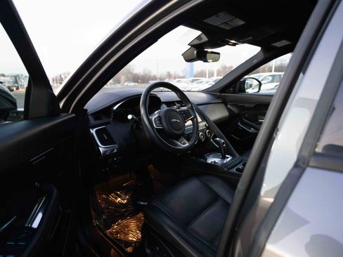 Used 2020 Jaguar E-PACE SE image 8