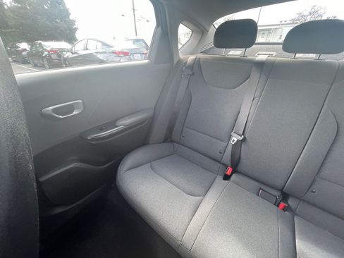 Used 2025 Kia K4 LXS image 34