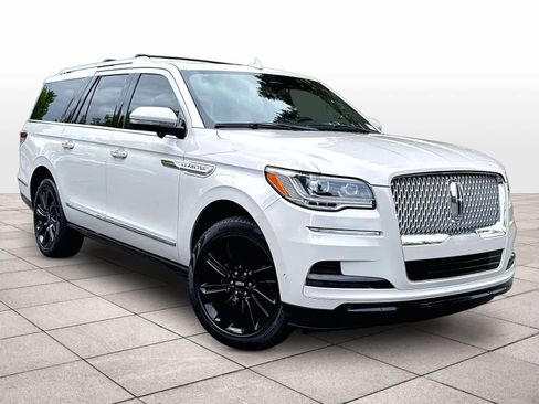 Used 2024 Lincoln Navigator L Reserve AWD/4WD image 2