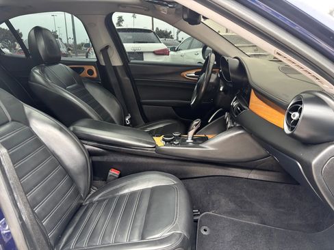 Used 2017 Alfa Romeo Giulia Ti w/ TI Lusso Light Wood Package image 27