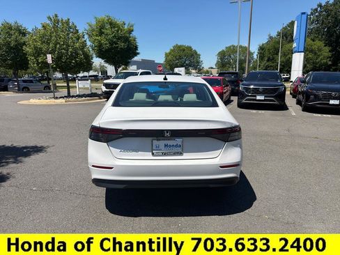 Certified 2025 Honda Accord SE image 6