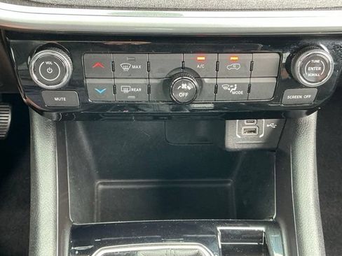Used 2024 Jeep Compass Latitude AWD/4WD image 27