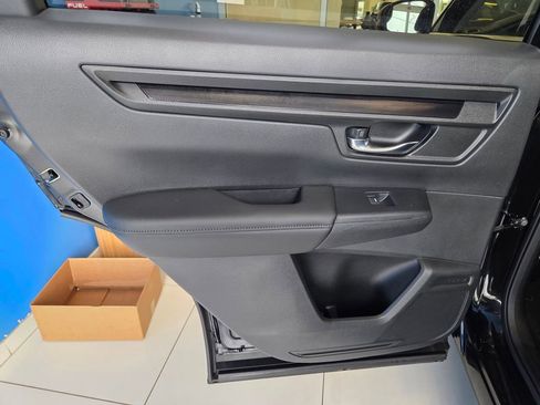 Certified 2025 Honda CR-V LX image 18