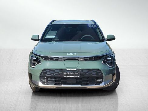 Used 2023 Kia Niro Wave FWD image 2