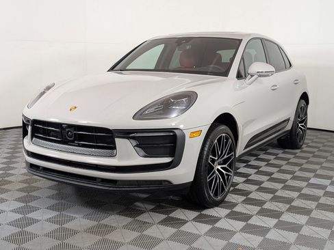 New 2026 Porsche Macan image 1