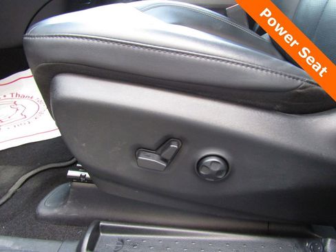 Used 2024 Chrysler Pacifica Select image 7