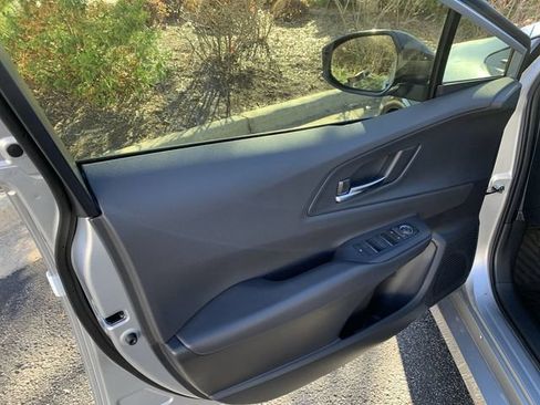 New 2026 Toyota Prius Plug-In Hybrid FWD image 17