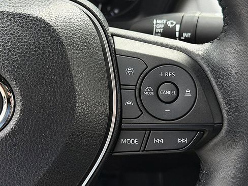 Used 2024 Toyota Corolla SE FWD image 18