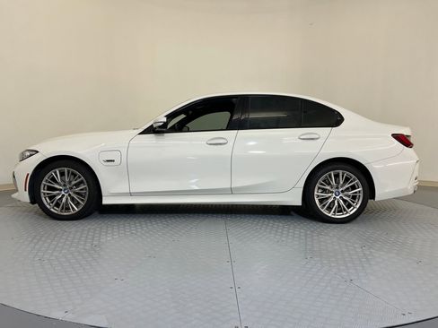 Used 2023 BMW 330e 330e w/ Convenience Package image 2