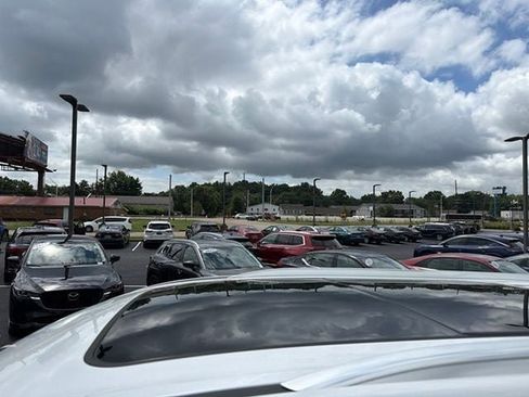 Used 2025 Buick Enclave Avenir w/ Super Cruise Package FWD image 4