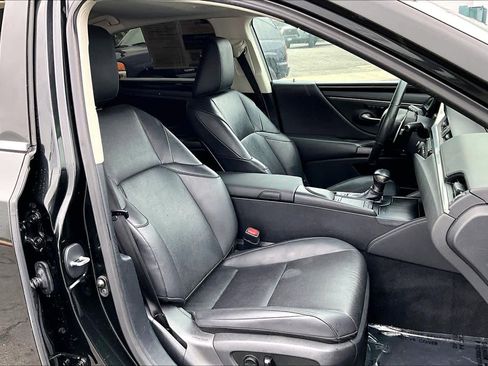 Used 2020 Lexus ES 300h w/ Premium Package FWD image 8