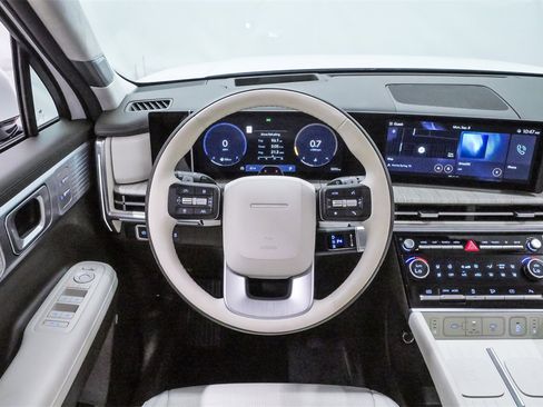 Used 2025 Hyundai Santa Fe Calligraphy image 22