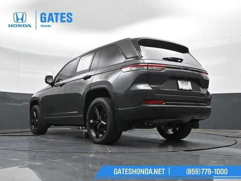 Used 2024 Jeep Grand Cherokee Altitude AWD/4WD image 45