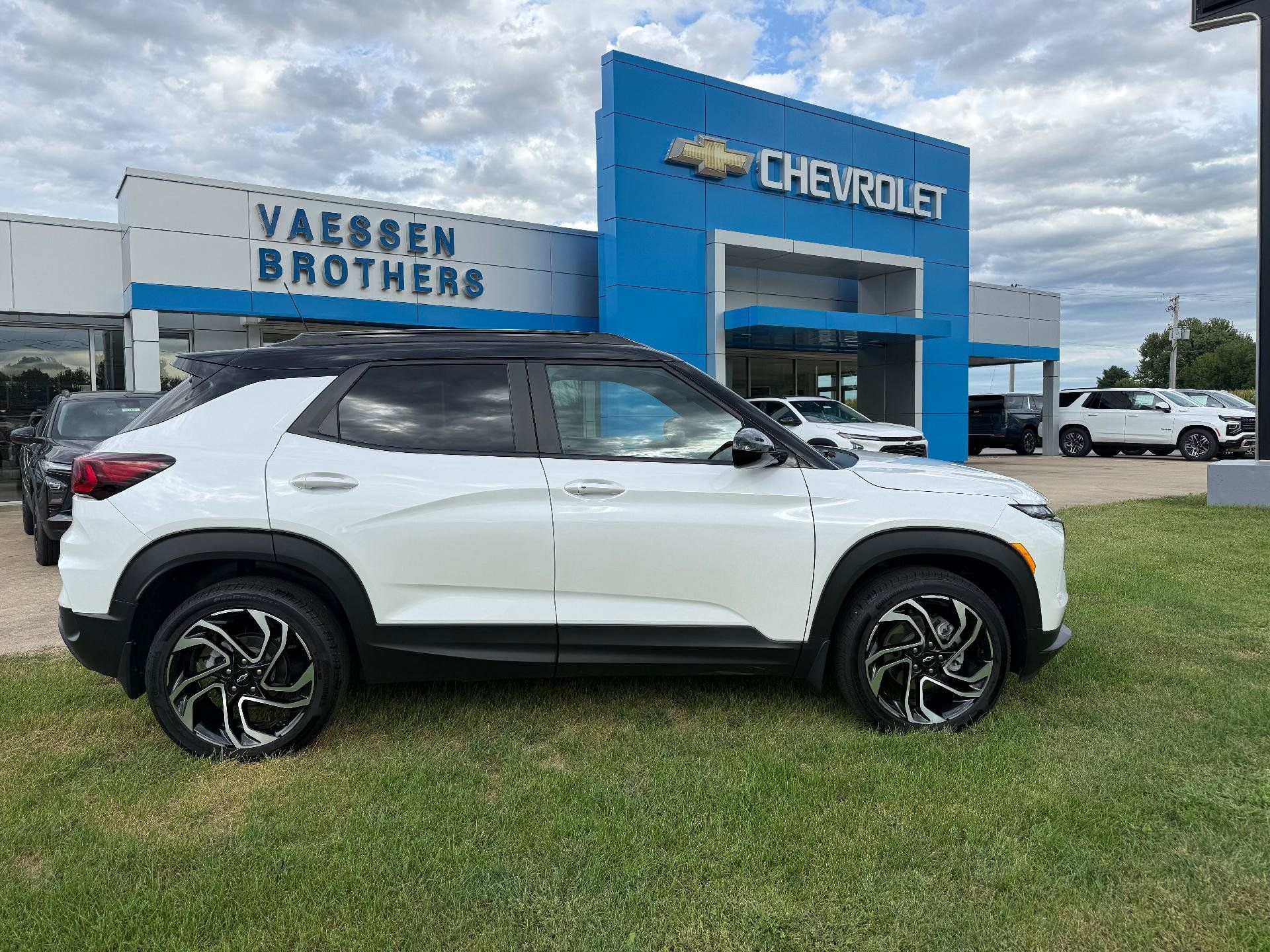 Certified 2024 Chevrolet TrailBlazer RS w/ Convenience Package AWD/4WD image 8