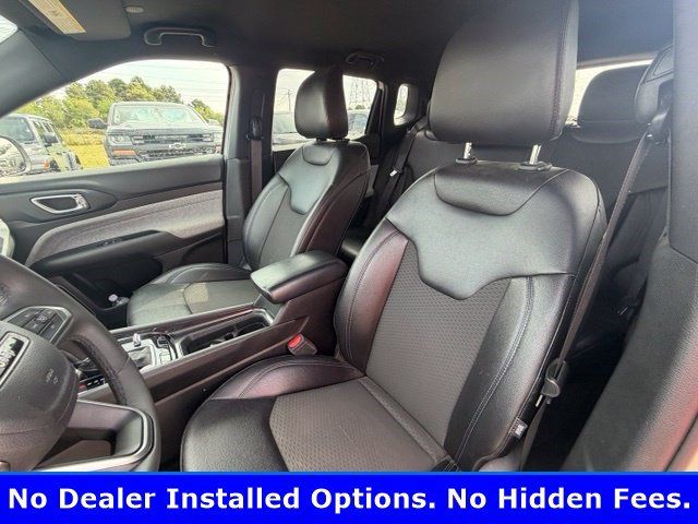 Used 2024 Jeep Compass Latitude AWD/4WD image 8