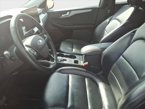 Used 2024 Ford Escape Platinum AWD/4WD image 17