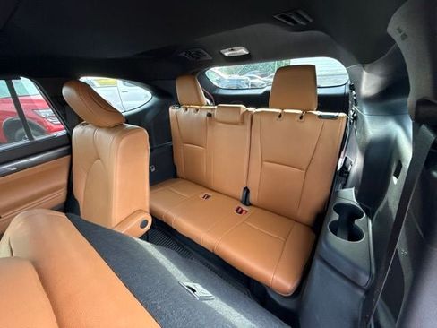 Used 2020 Toyota Highlander Platinum AWD/4WD image 17