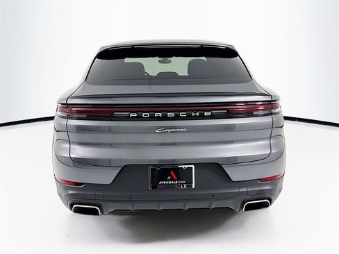 Certified 2024 Porsche Cayenne Coupe image 10