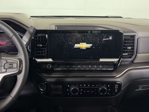New 2026 Chevrolet Silverado 2500 ZR2 AWD/4WD image 11