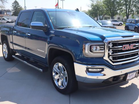 Used 2017 GMC Sierra 1500 SLT AWD/4WD image 3