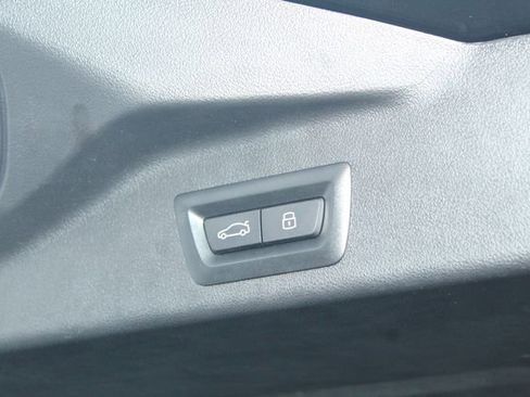 Used 2023 BMW X5 xDrive40i w/ Premium Package image 9