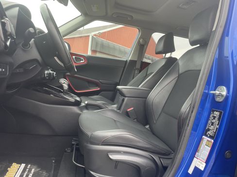 Certified 2023 Kia Soul GT-Line image 12