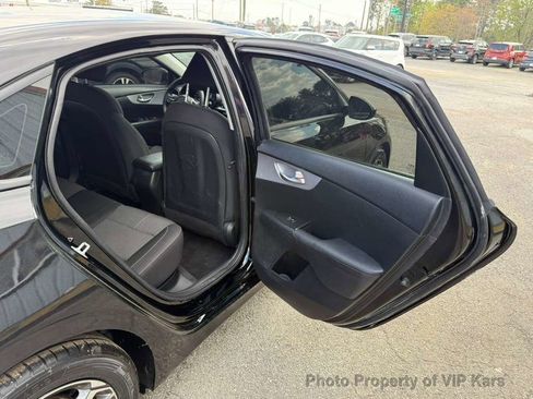 Used 2024 Kia Forte LXS image 11