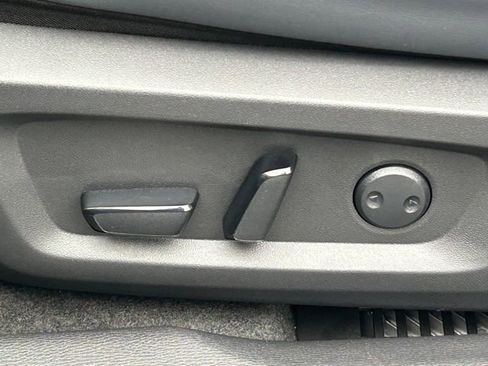 Used 2025 Mitsubishi Outlander SE AWD/4WD image 29