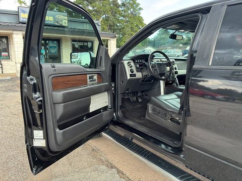 Used 2014 Ford F150 Lariat w/ Equipment Group 502A Luxury RWD image 9